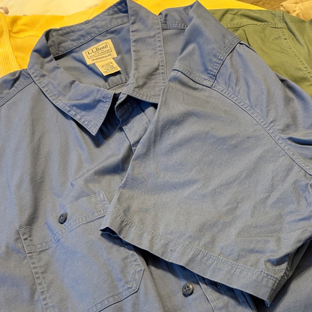 L.L. Bean Classic Blue Shirt☘️HP - Picture 4 of 5